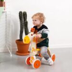 Scratch Europe 4-Wheel Walker Giraffe Jules