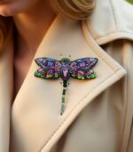 Myrtilus Dragonfly: Emerald Dusk – Handmade Jewelry Brooch - Image 2