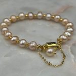 Myrtilus 14K Gold-Plated Peach Pearl Bracelet – Handmade with Magnetic Clasp